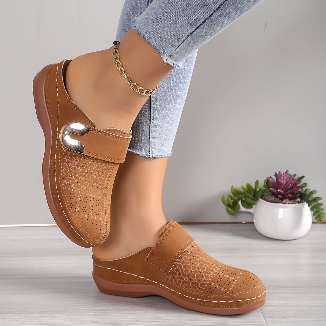 ZUECOS CON DETALLE METÁLICO Zueco 15 ZAPRINI Marrón 34 