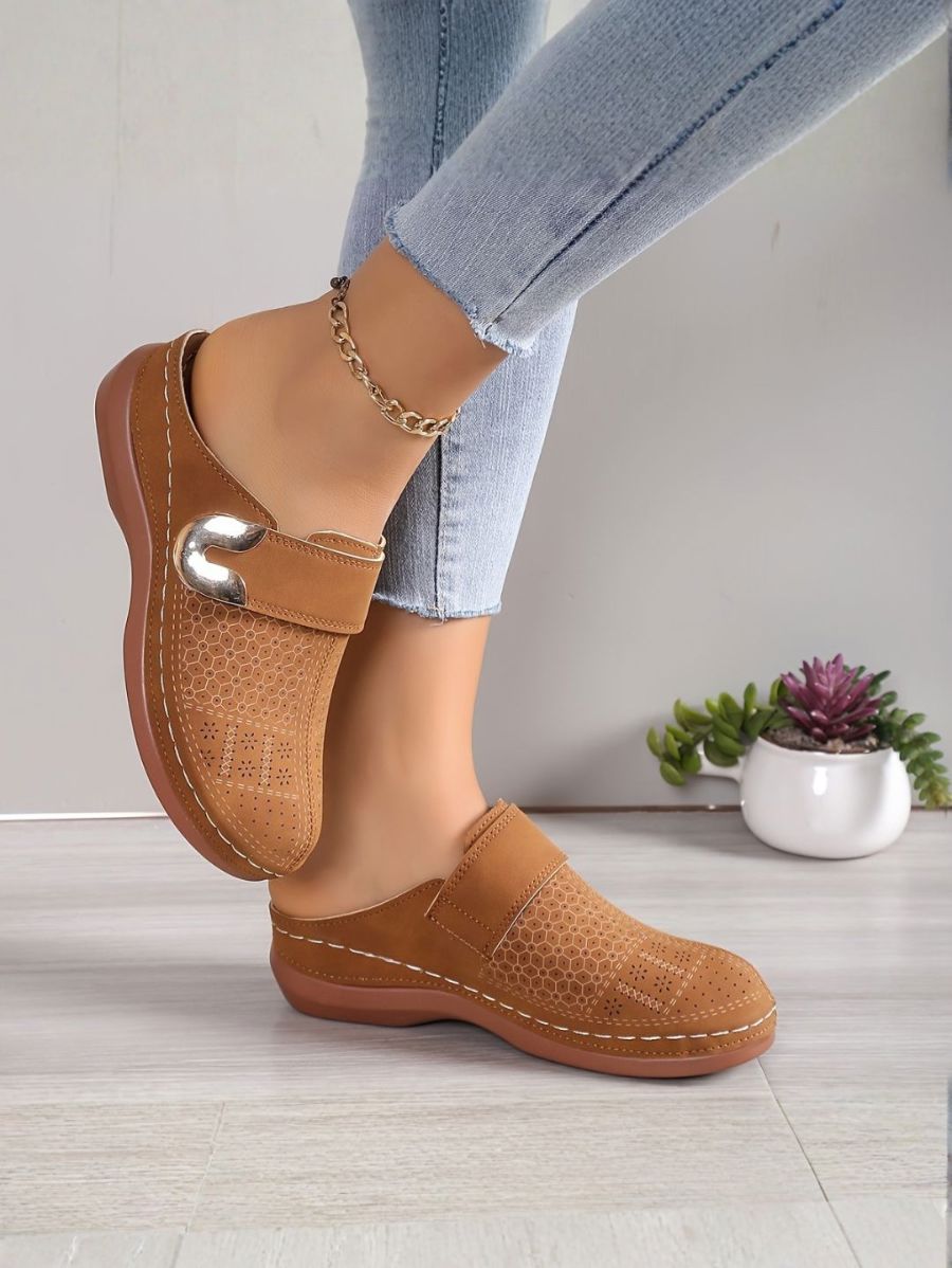 ZUECOS CON DETALLE METÁLICO Zueco 15 ZAPRINI Marrón 34 
