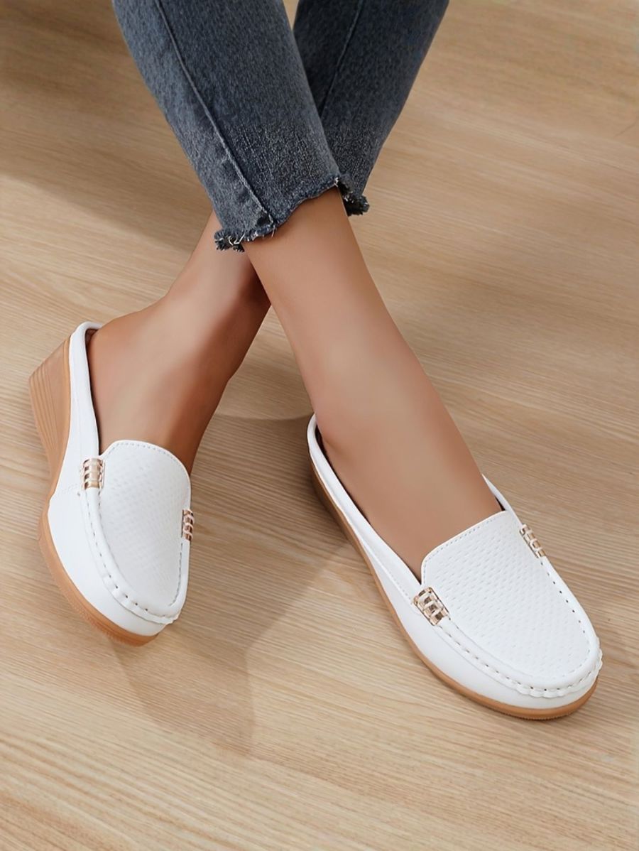 ZUECOS CON DETALLE METÁLICO LATERAL Zueco 16 ZAPRINI 