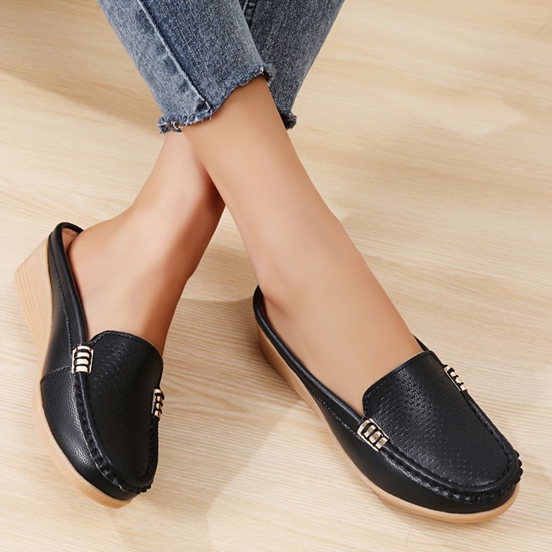 ZUECOS CON DETALLE METÁLICO LATERAL Zueco 16 ZAPRINI Negro 34 