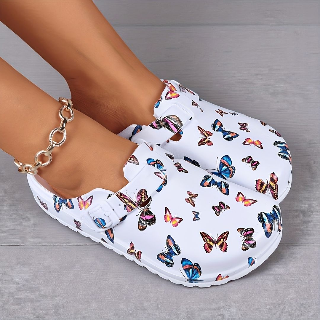 ZUECOS CON ESTAMPADO DE MARIPOSAS Zueco 10 ZAPRINI 