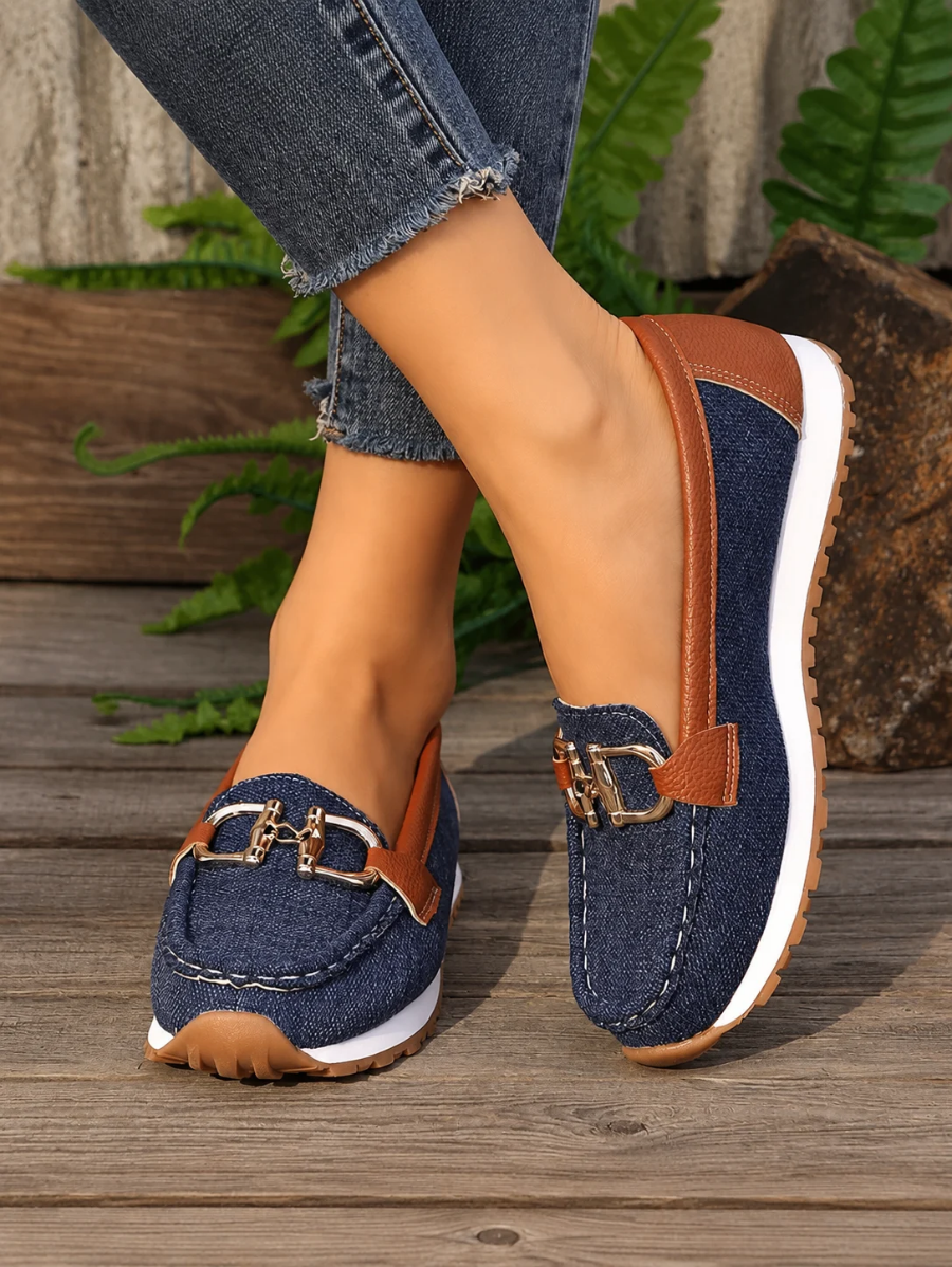 Zapatos De Punta Redonda Con Detalle Metálico