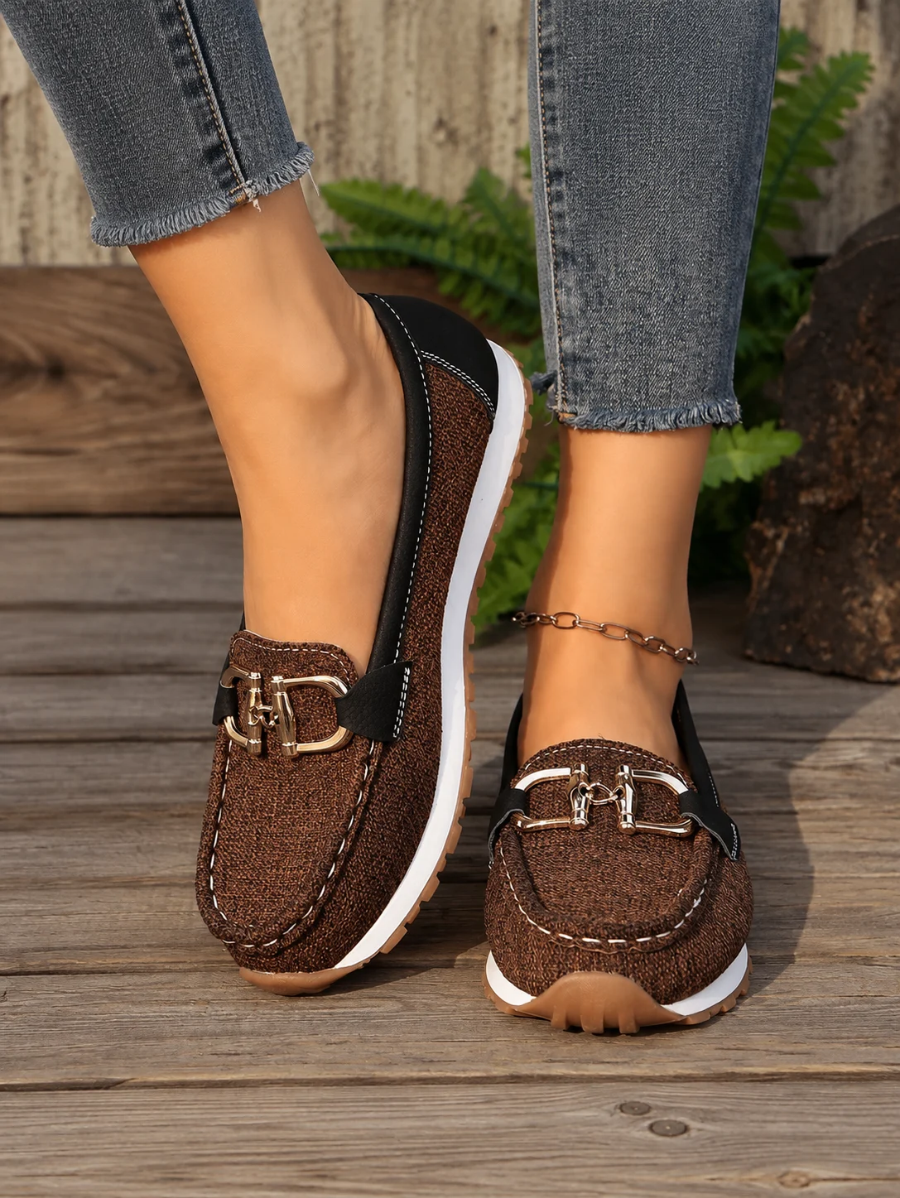 Zapatos De Punta Redonda Con Detalle Metálico