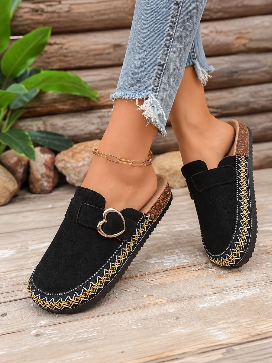 Zuecos Con Hebilla De Corazón y Bordado Zueco 30 ZAPRINI Negro 34 